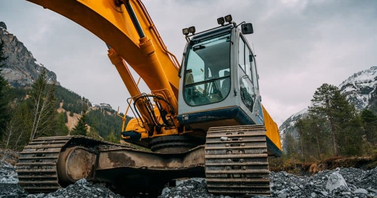 Se reconvertir grâce au CACES® : un tremplin vers l’emploi